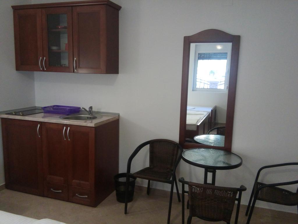 Apartments Vila A1 Dobra Voda Luaran gambar
