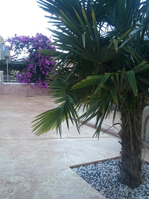 Apartments Vila A1 Dobra Voda Luaran gambar