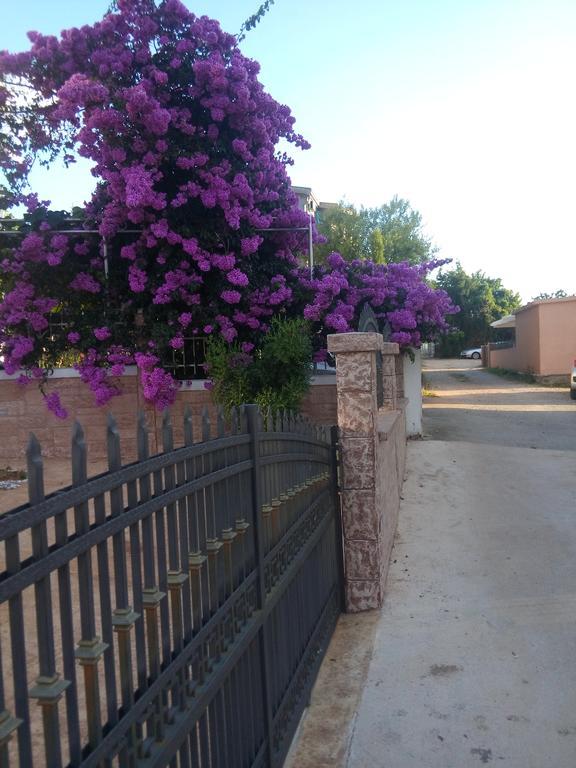 Apartments Vila A1 Dobra Voda Luaran gambar