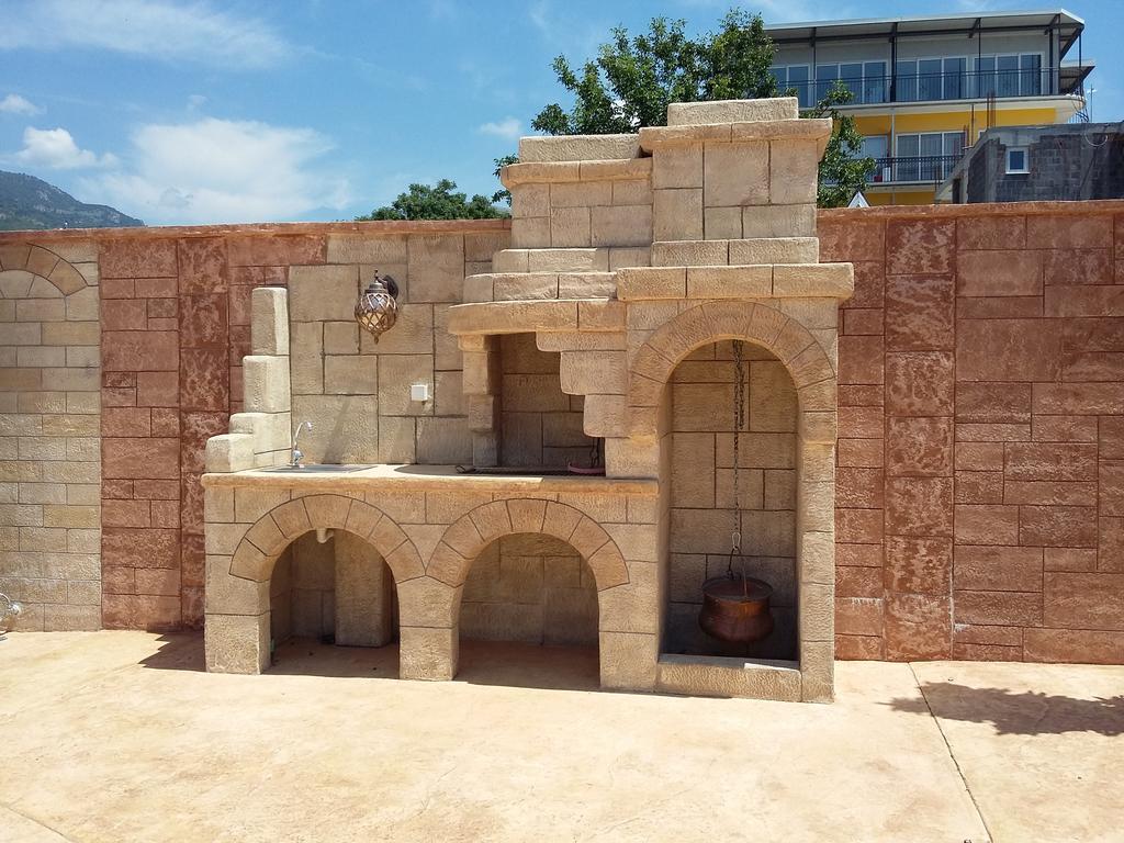 Apartments Vila A1 Dobra Voda Luaran gambar