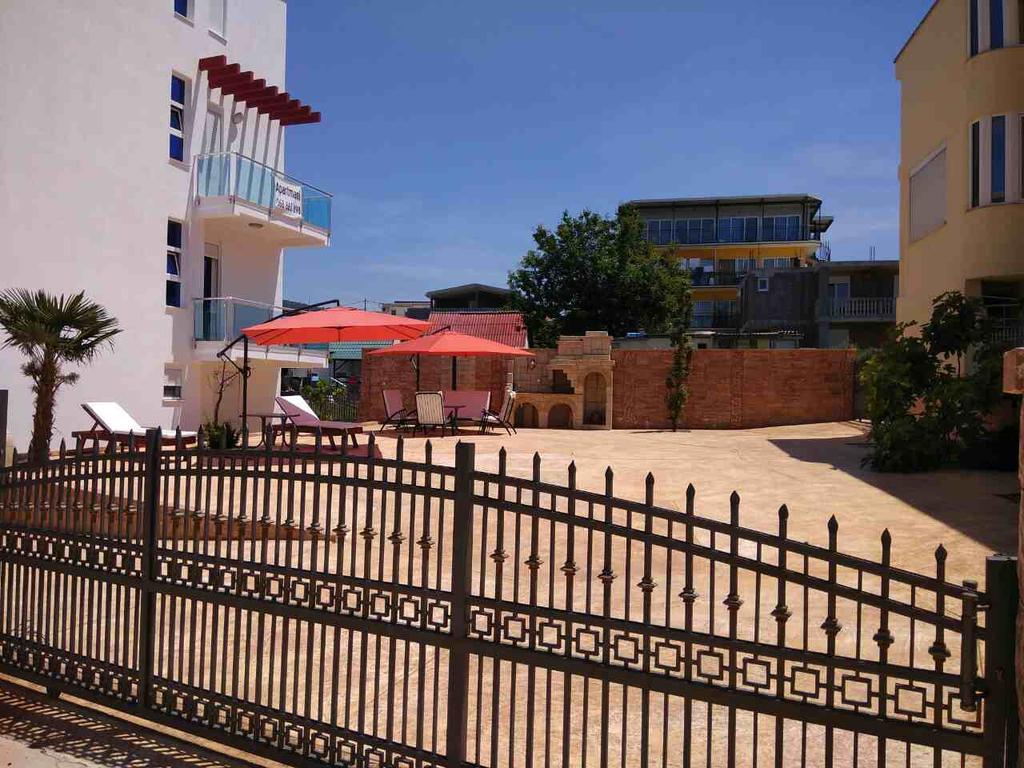 Apartments Vila A1 Dobra Voda Luaran gambar