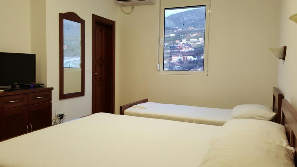 Apartments Vila A1 Dobra Voda Luaran gambar