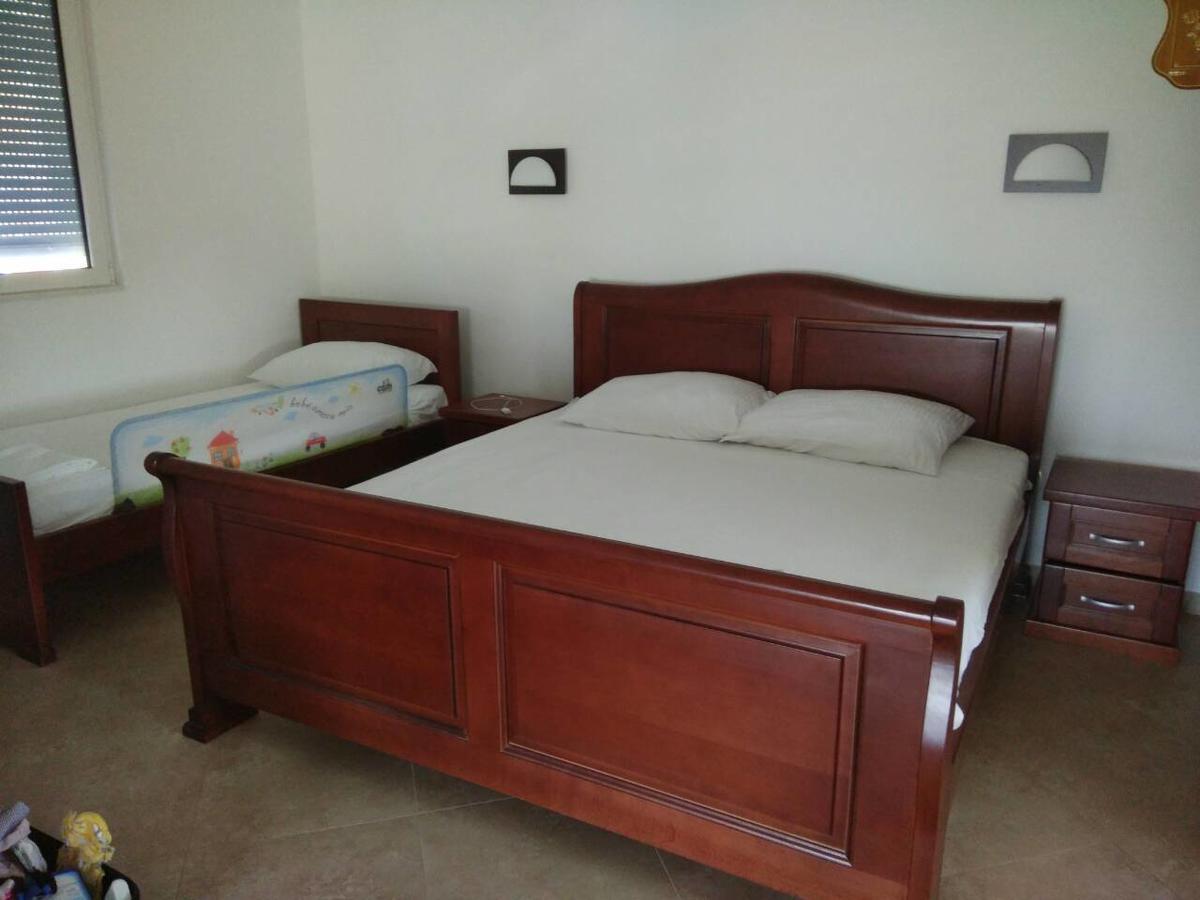 Apartments Vila A1 Dobra Voda Luaran gambar
