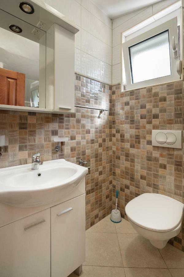 Apartments Vila A1 Dobra Voda Luaran gambar