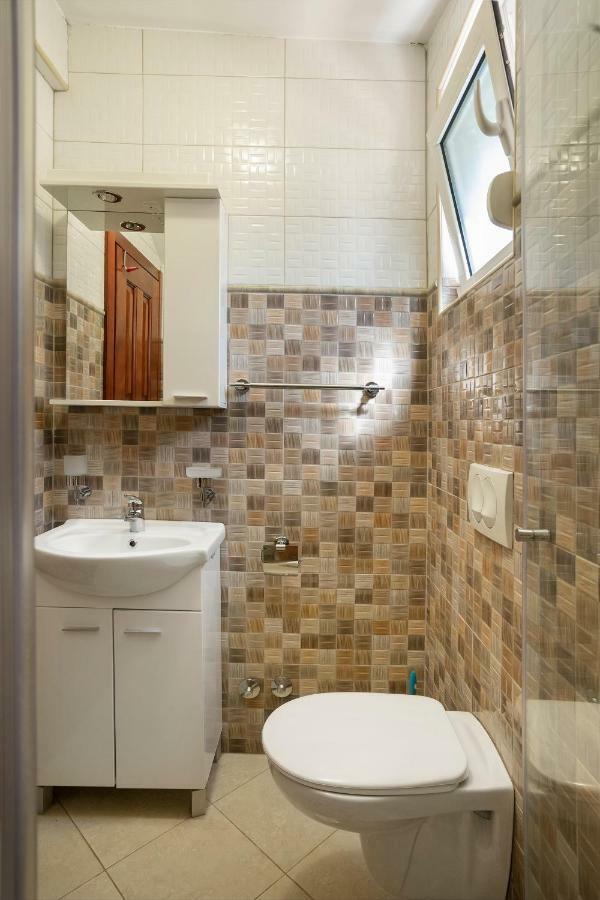 Apartments Vila A1 Dobra Voda Luaran gambar