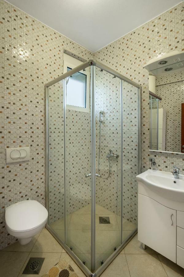 Apartments Vila A1 Dobra Voda Luaran gambar