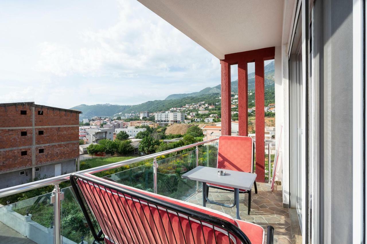Apartments Vila A1 Dobra Voda Luaran gambar