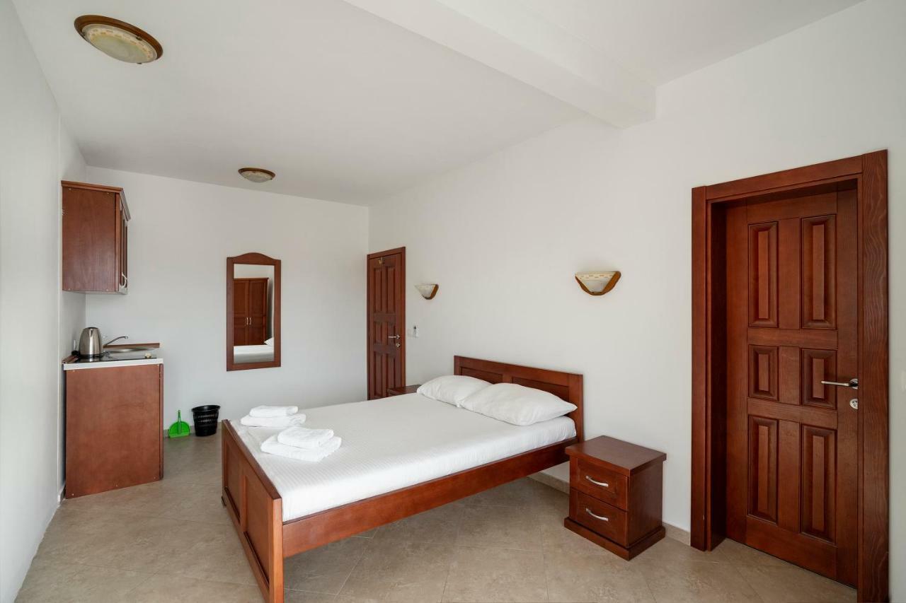 Apartments Vila A1 Dobra Voda Luaran gambar