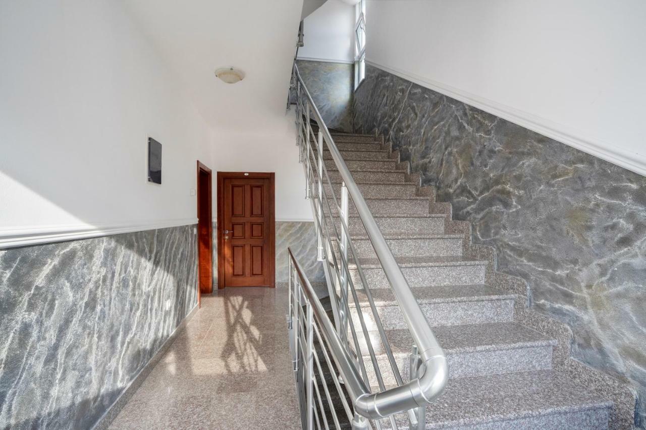 Apartments Vila A1 Dobra Voda Luaran gambar