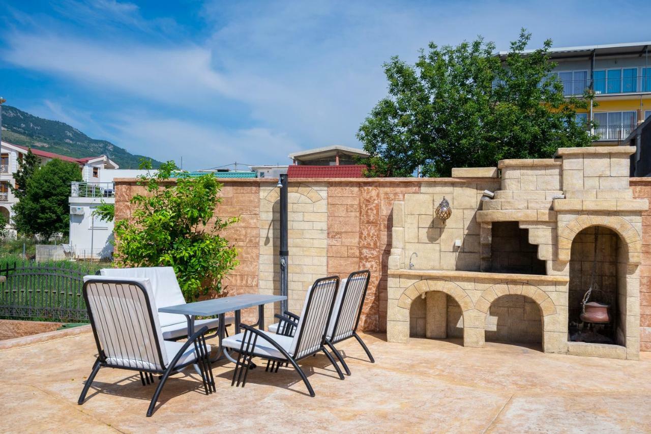 Apartments Vila A1 Dobra Voda Luaran gambar