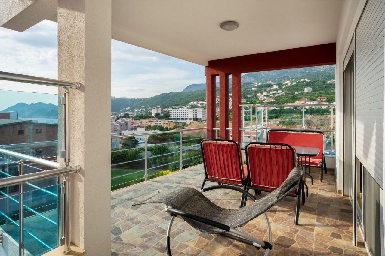 Apartments Vila A1 Dobra Voda Luaran gambar